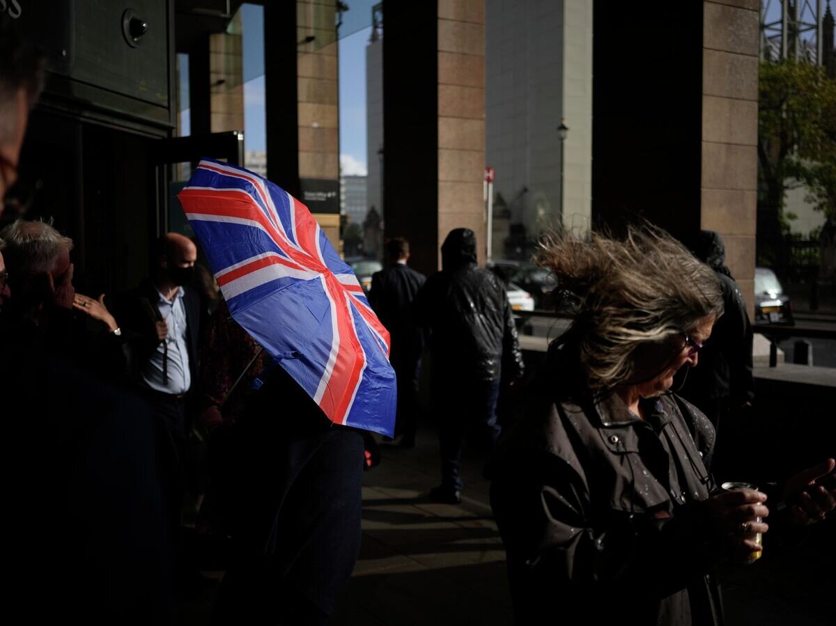 бкс британская королевская семья. борис джонсон на саммите нато. празднование дня ес. свежие новости великобритании. россия человек.