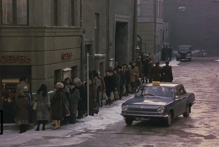 кадр из фильма "Москва на Гудзоне"