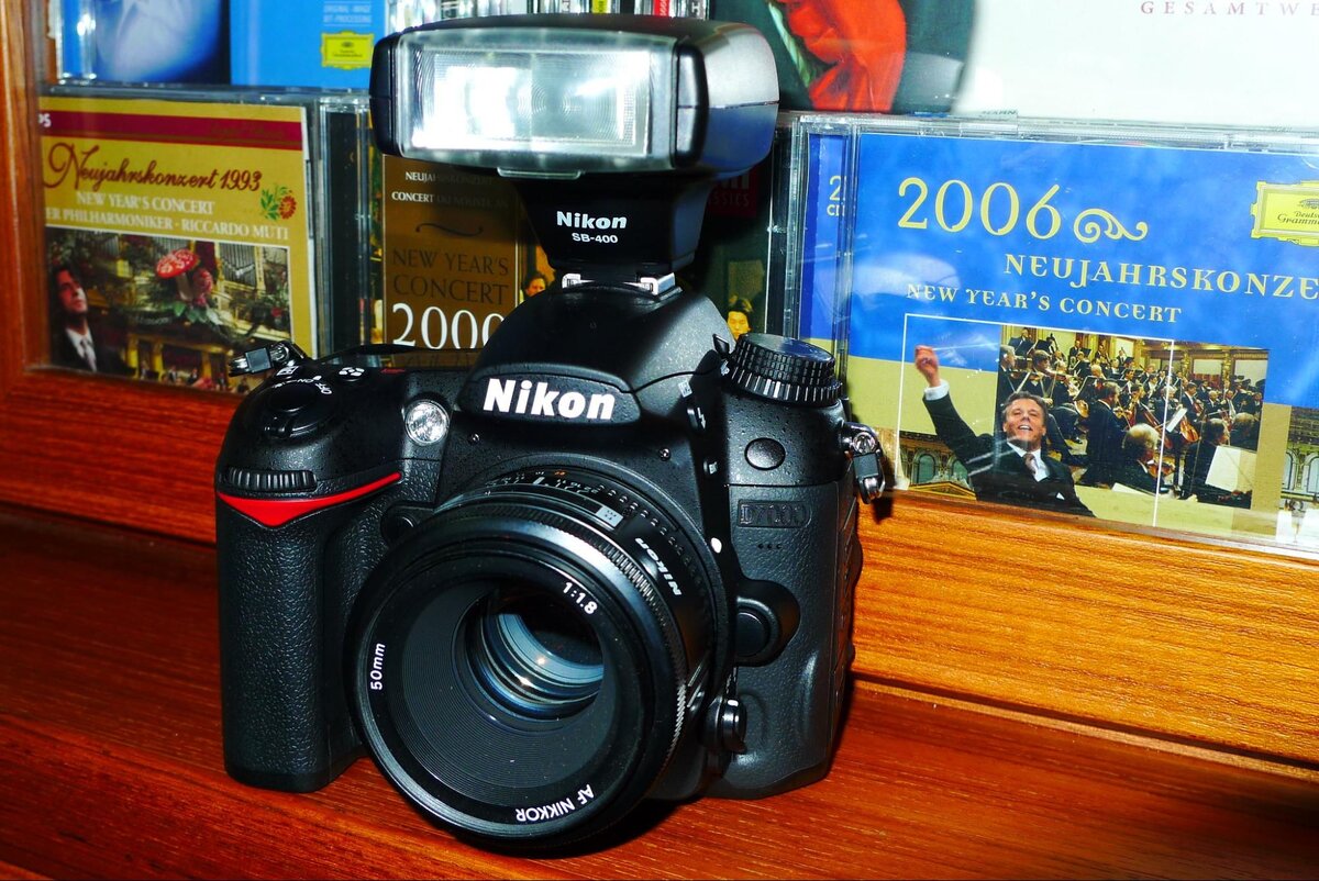    Nikon SB-400 на кропнутой зеркалке Nikon D7000 / Фото: flickr.com/eileansiar