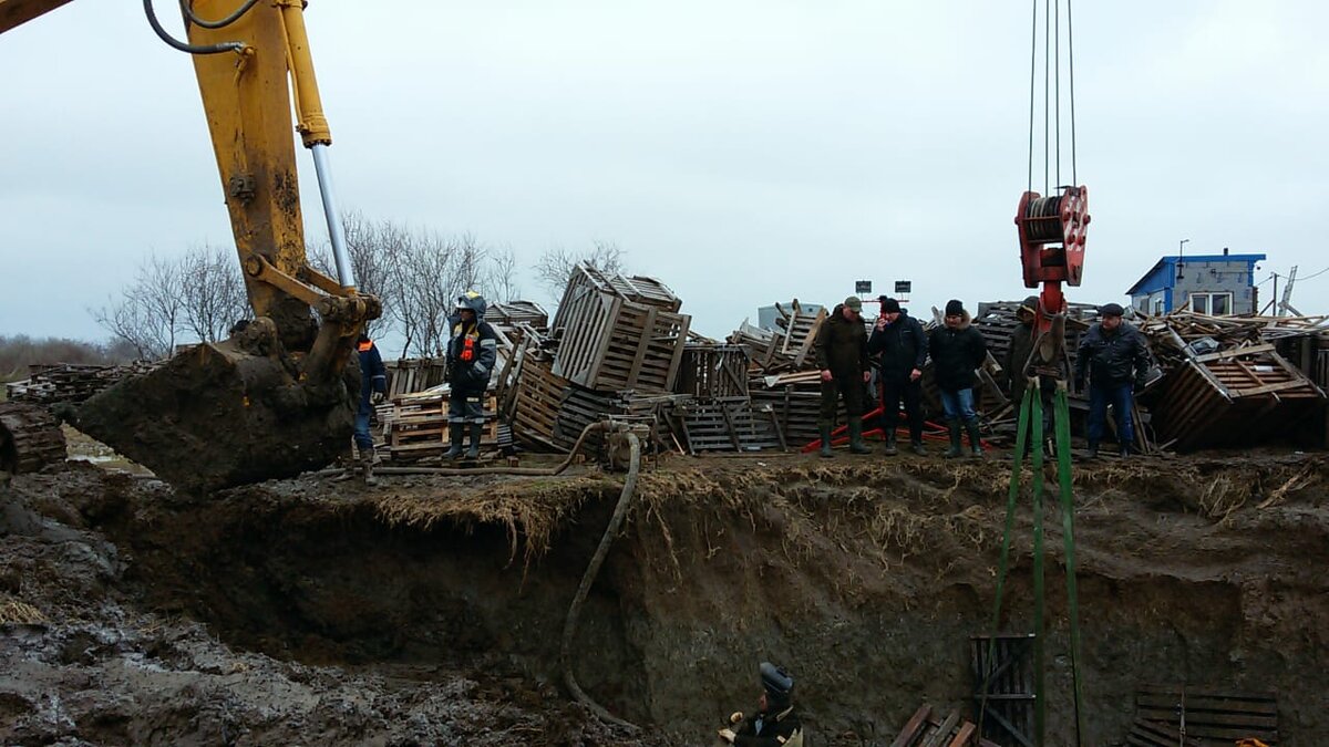 Профессия изолировщик трубопроводов. Работа трубопроводах. Изолировщик тт. Сварка магистральных трубопроводов. Монтаж магистральных трубопроводов.