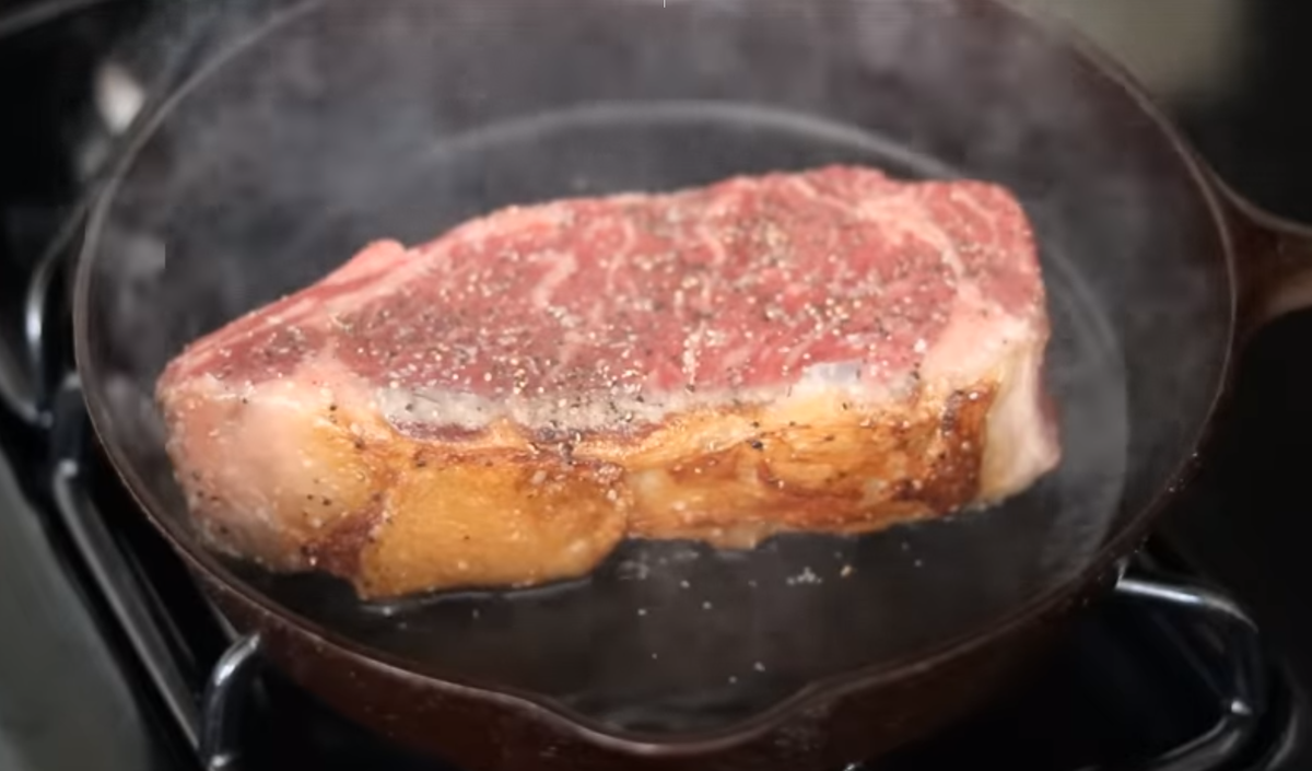 Готовим деликатес. Деликатесы из мяса ручной. Мясные копчености. Мясные полуфабрикаты и колбасы. Готовим деликатес.