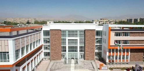 Фасад одной из школ. Фото из соцсетей