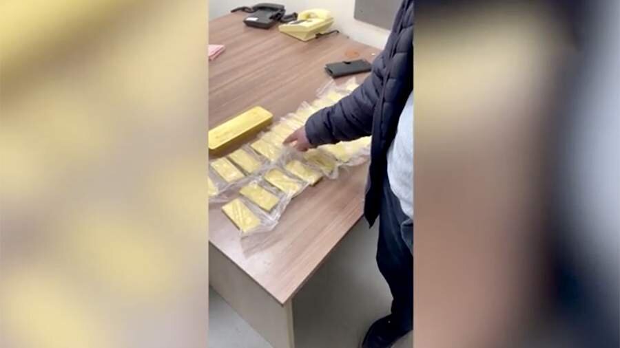 12 триллионов рублей. 15000 рублей на 12. Монета 10 рублей пермский край. Деревянный рубль купюра. Рублей видео.