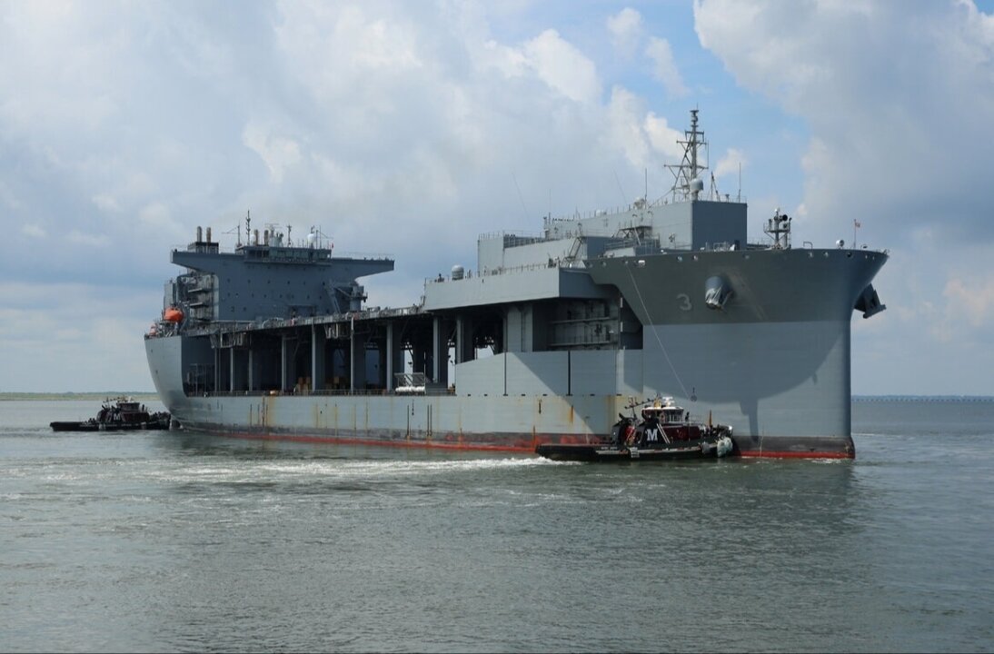    Хуситы заявили об атаке на корабль США USS Lewis B. Puller в Аденском заливе