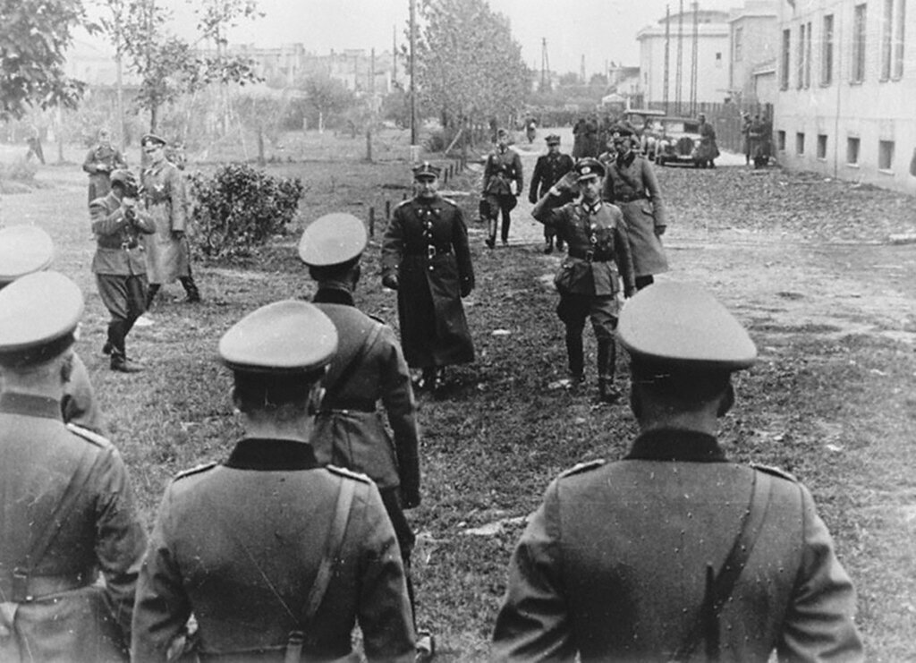 генерал эйзенхауэр капитуляция германии. капитуляция немецких войск в берлине. капитуляция немецких войск. штурм кёнигсберга в 1945 году. капитуляция немецких войск в берлине в мае 1945.