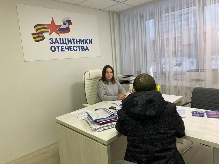 лабытнанги город зимой. вокзал лабытнанги ямало-ненецкий округ.