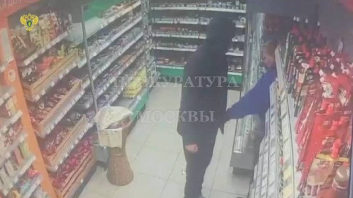 апельсин на столе. ящик мандаринов за репост. килограмм мандаринов. рынок мандарин. супермаркет мандарин.