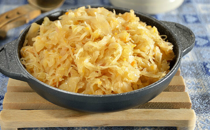 Немецкая квашеная капуста Sauerkraut. Германия кислая капуста (Sauerkraut).. Кислая капуста зауэркраут (Sauerkraut). Sauerkraut немецкая тушеная капуста.