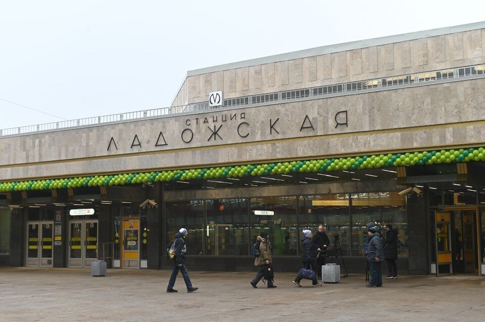 Во сколько открывается метро в санкт петербурге