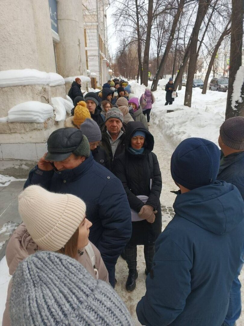 Что нужно знать и уметь работнику. Если вы решили взять кредит. Помощь человеку вывод. Что людям необходимо в первую очередь. Внимание правильный ответ.