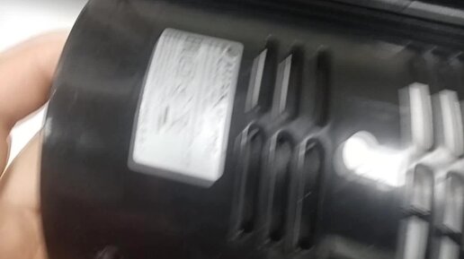 человек-вентилятор. ой что то жарко стало включаем вентиляторы. под вентилятором. душный человек это. девушка под вентилятором.