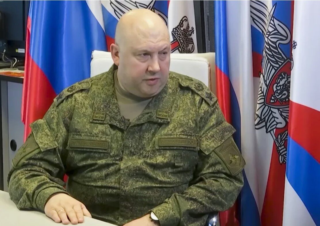 Близко противоречие