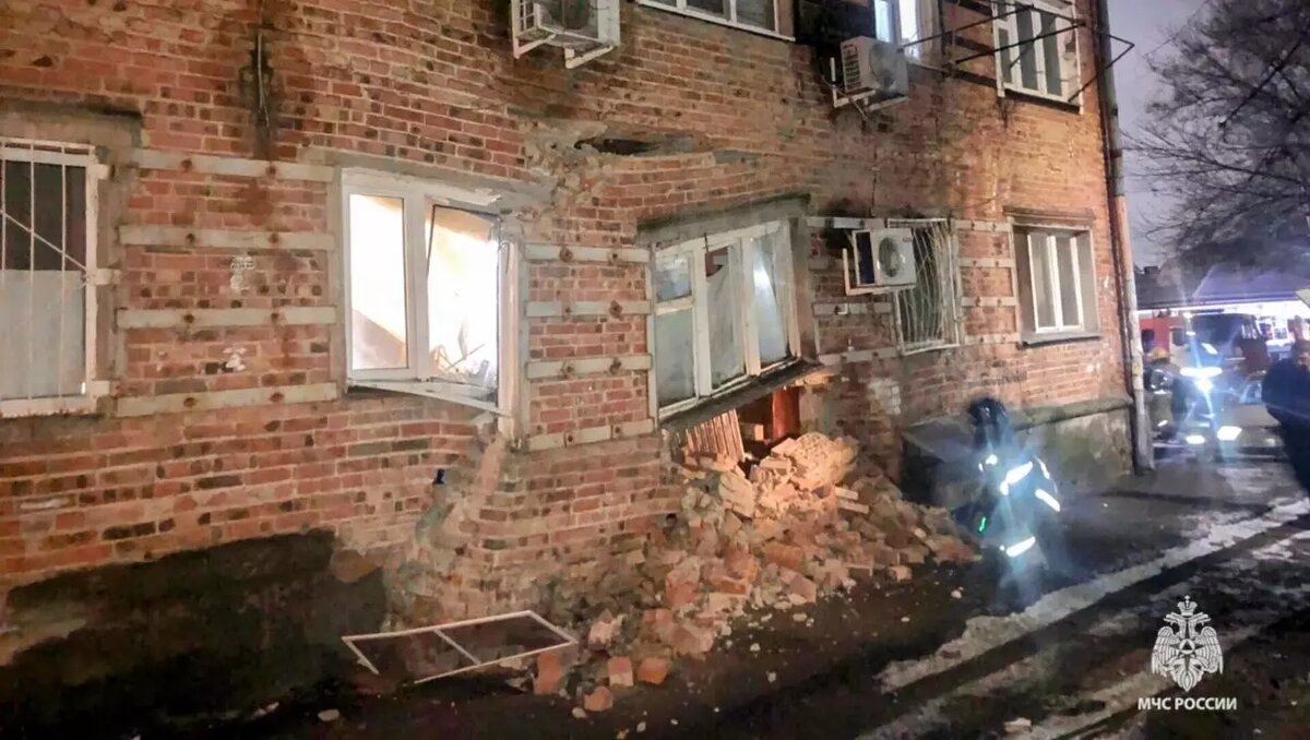     Урбанист Артемий Зайцев сообщил корреспонденту RostovGazeta основную причину, которая привела к обрушению дома на Нариманова в Ростове. Это плохой фундамент.