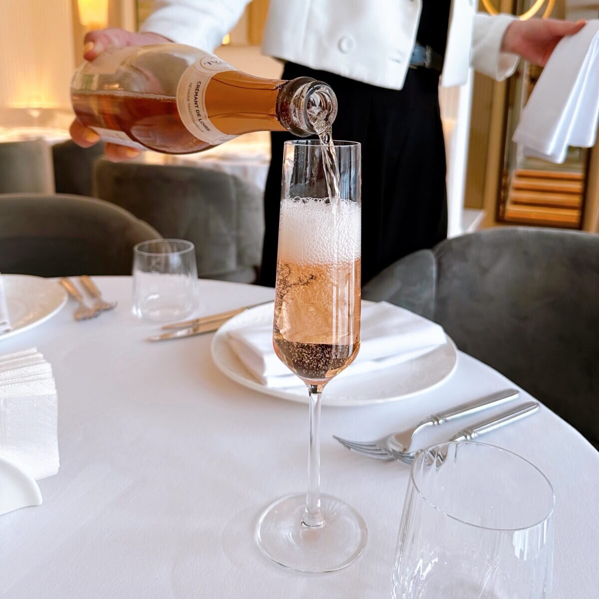 Мдм хамовники. Здание мдм на фрунзенской. Театр мдм москва. Московский дворец молодежи зал. Театр в хамовниках.