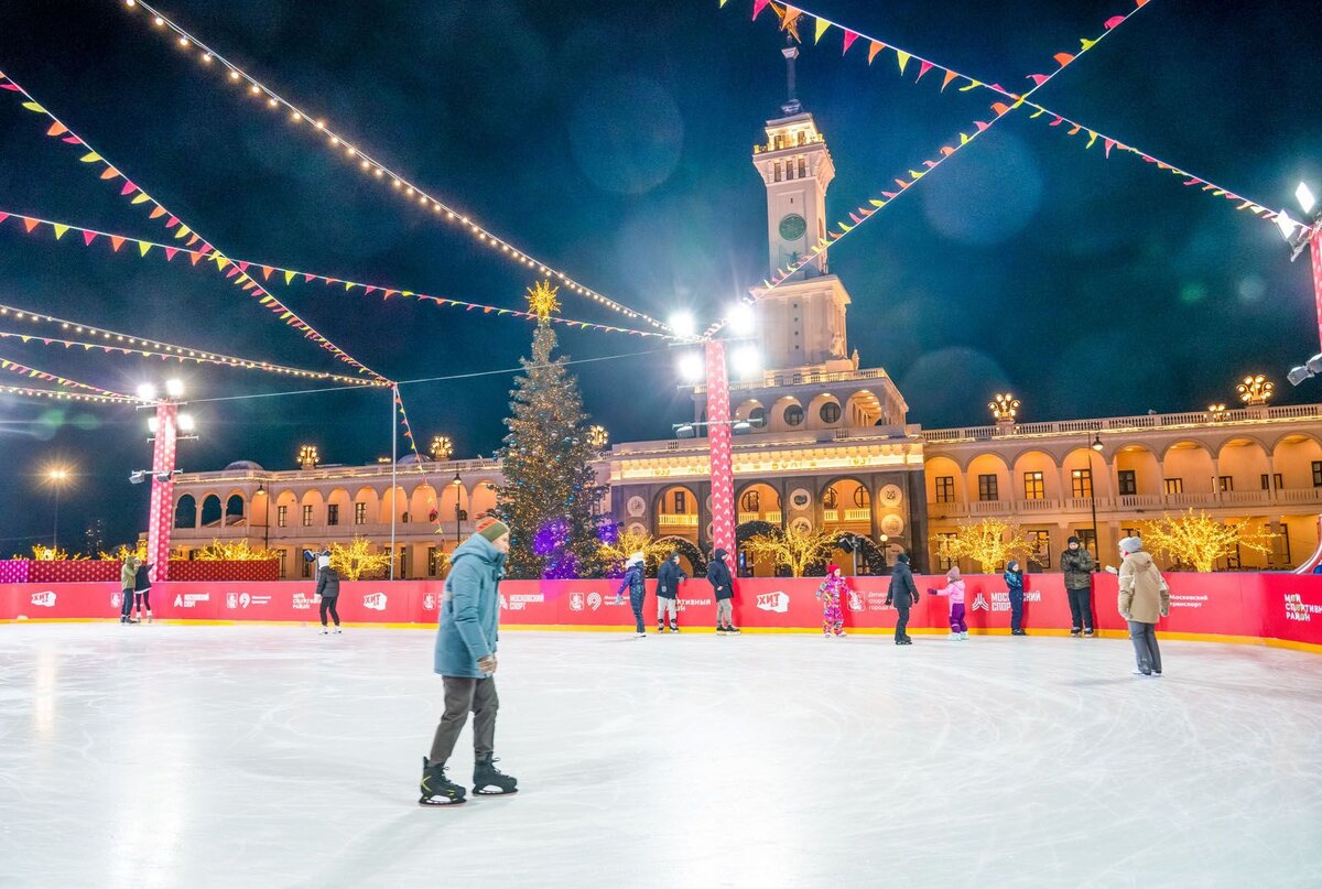 Метро 31 декабря как работает москва. Метро 31 декабря как работает москва. Метро санкт-петербурга режим работы 2022. Станция суворовская кольцевая. Поезд метро русич новогодний.