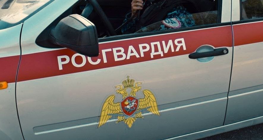 Оклад звание военнослужащих 2022. Размер денежного довольствия военнослужащих. Надбавка за выслугу лет в росгвардии. Доплаты сотрудникам росгвардии. Оклады военнослужащих росгвардии.