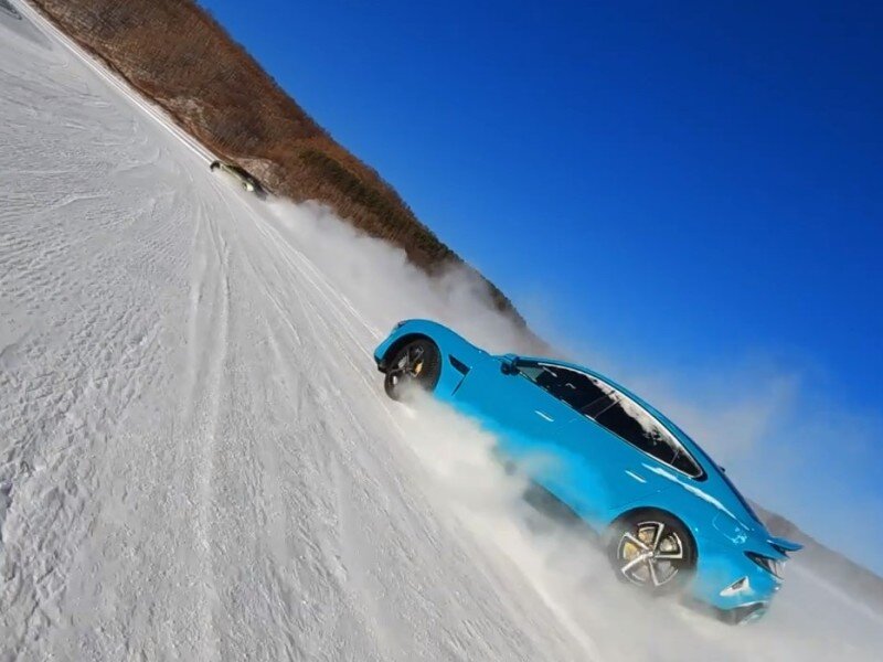    Тест-драйв Xiaomi SU7 на снегу показали «вживую» [ВИДЕО]