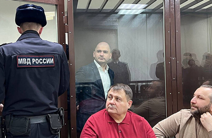    Левон Анаджанян (в стеклянном боксе).пресс-служба Замоскворецкого суда Москвы