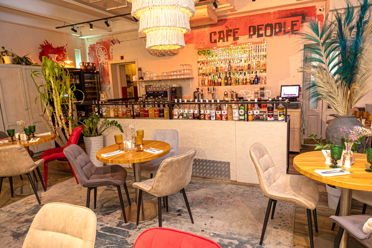 Род имени существительного кофе. Кофе род мужской или средний. Кафе средний род. Кофейные истории. Р.