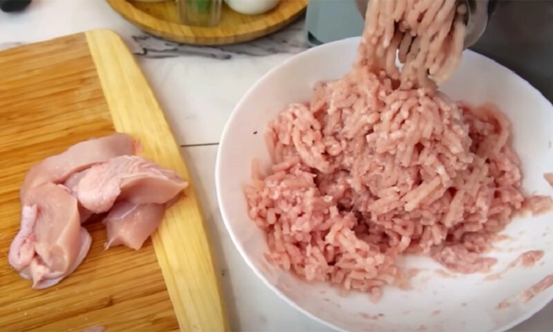 Самые сочные котлеты с особым соусом 