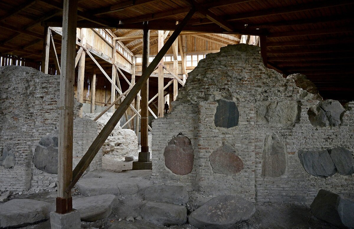 Руины Нижней церкви в наши дни.