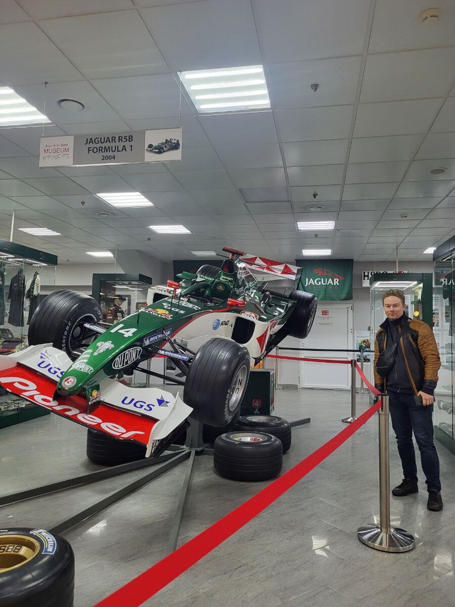 Куда можно сходить зимой в челнах. Набережные челны азатлык челны площадь. Площадь азатлык набережные челны 2022. Каток на кремлевской набережной казань. Площадь мэрии набережные челны.