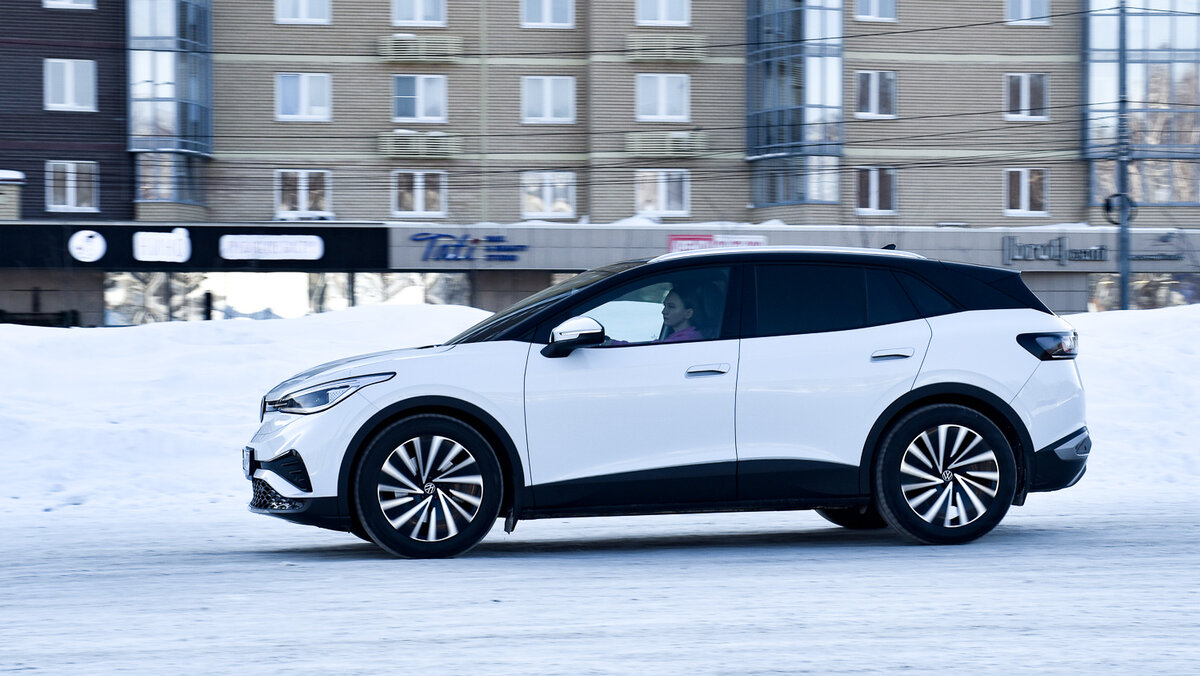 Автомобиль приехал из Китая, поэтому имеет зарядный разъем GB/T