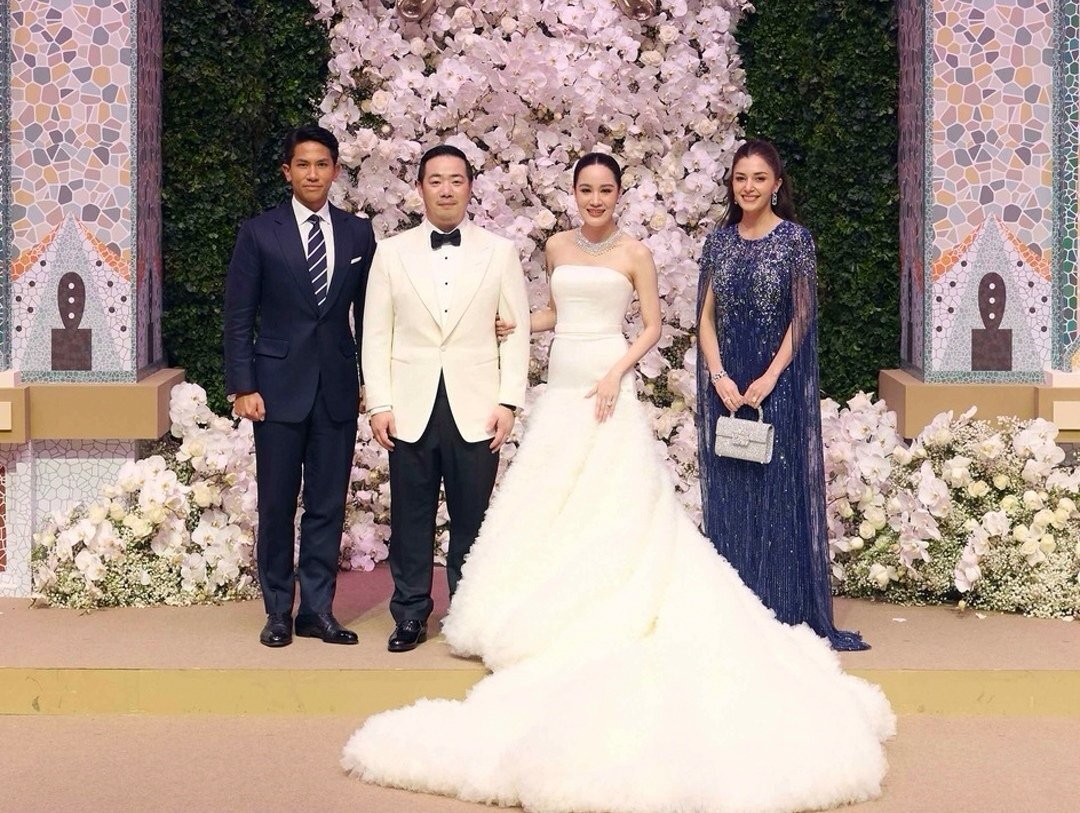 ён у чжин с женой. молодожены хон. молодожены хон. хон чжон хён молодожёны. ли чжон хён и его жена.