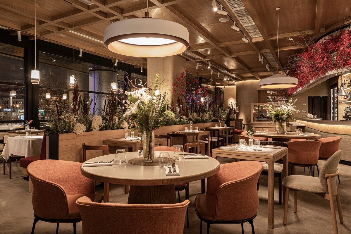 Ава ресторан москва. Завтрак на обед кафе арбат. Римский бистро. Ава бистро ресторан. Ав гранд кафе арбат 54/2.