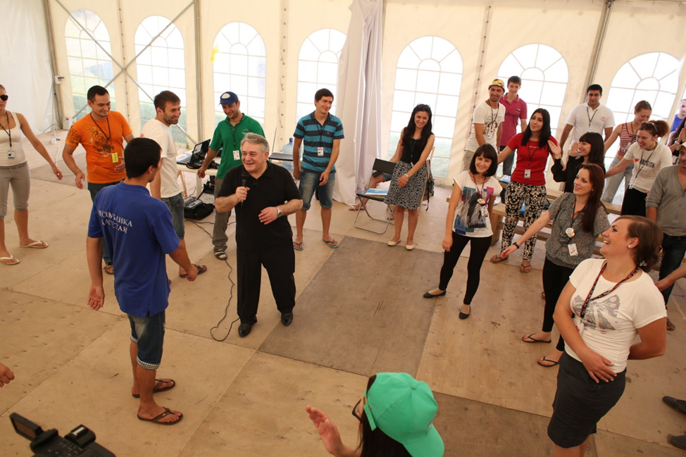 Хасай Алиев на занятиях со своими слушателями