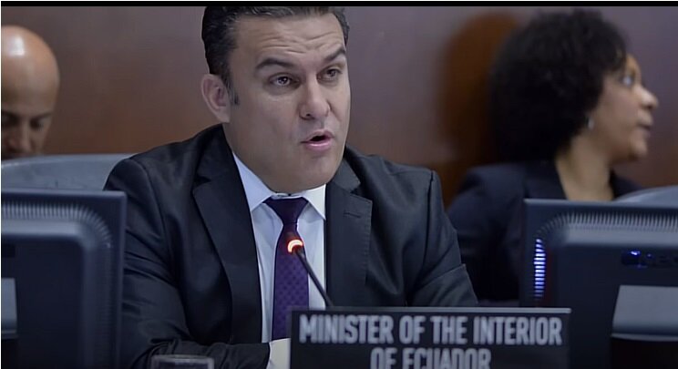 Как понять диагнозмкв10. Инструменты понимания мира. Мысли человека материальны. Художник tomasz alen kopera 2018. Человеческая душа.