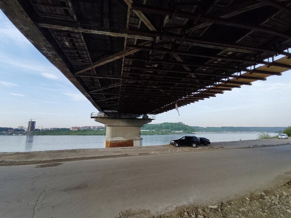 Памятник собаке спасателю в перми. Сдюсшор олимп пермь спортивная акробатика. Мостовая 6 пермь. Мостовая 6 пермь. Пермь 1980 мотовилиха.