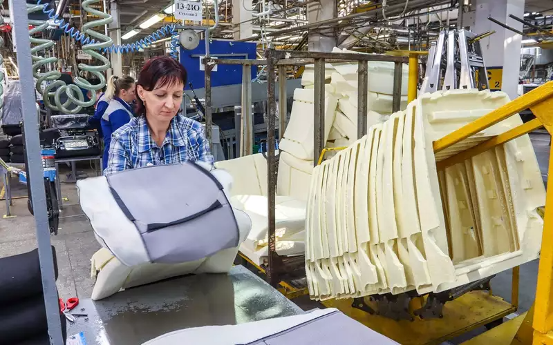 Сиденья для «Некстов» и «Бизнеса» поставляют на конвейер в виде сборочных комплектов