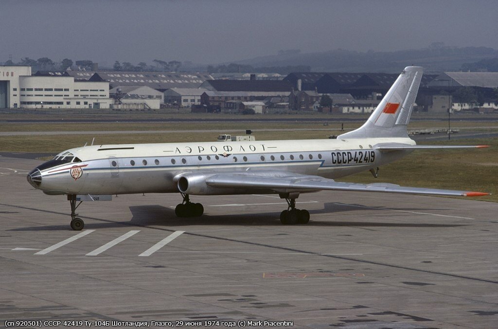 Ту-104Б СССР-42419 Шотландия, Глазго, 29 июня 1974 года. Фотография © Mark Piacentini
