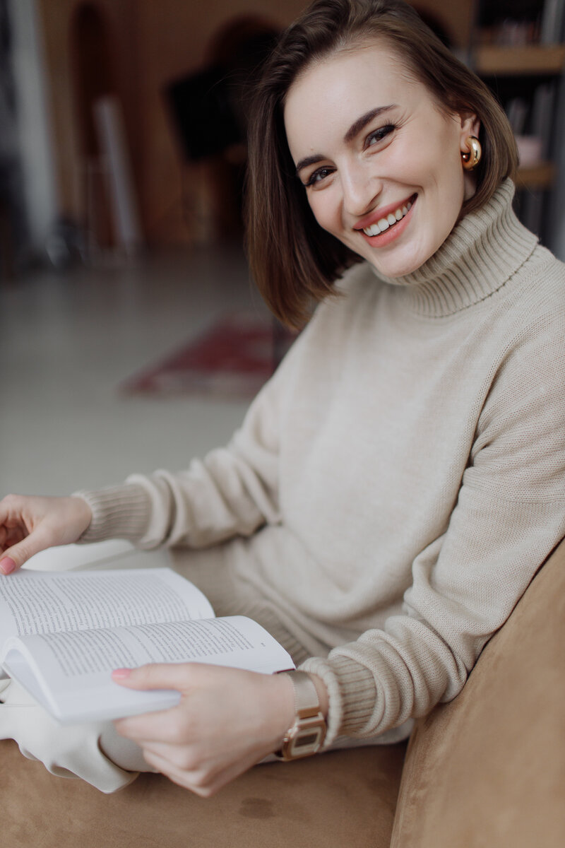 Все по плану. Герой идет по плану. Рассказ шёл по улице солдат сергея баруздина. О каком произведении идет речь. Герои литературных произведений.