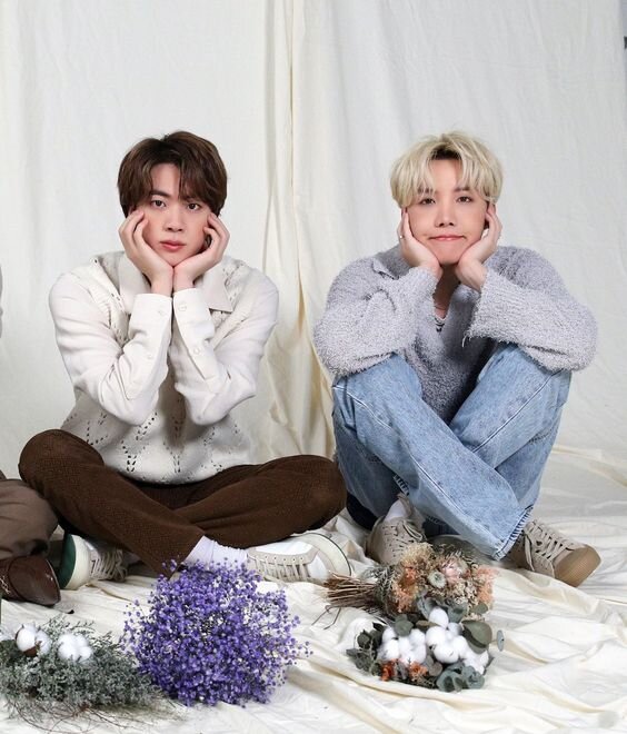 Друг, купи цветы своей девушке ...