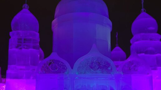 ледяные скульптуры в москве 2023 музеон. выставка ледяных скульптур в музеоне. ледяные фигуры музеон. скульптуры из снега. ледяные скульптуры в москве.