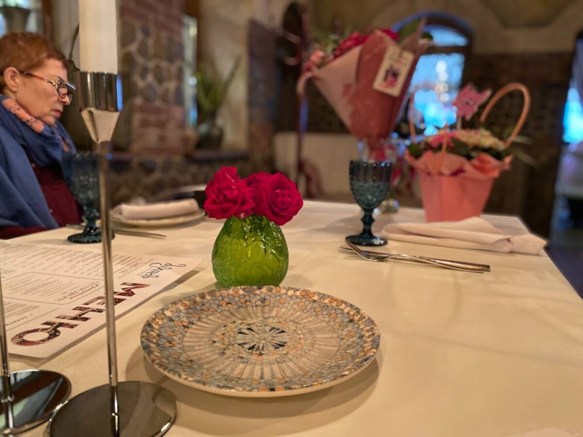 По ресторанам 2. Руслан набиев по ресторанам. Руслан набиев скрипач. Ресторан по понятиям 2 сезон. Ресторан по понятиям 2 сезон.