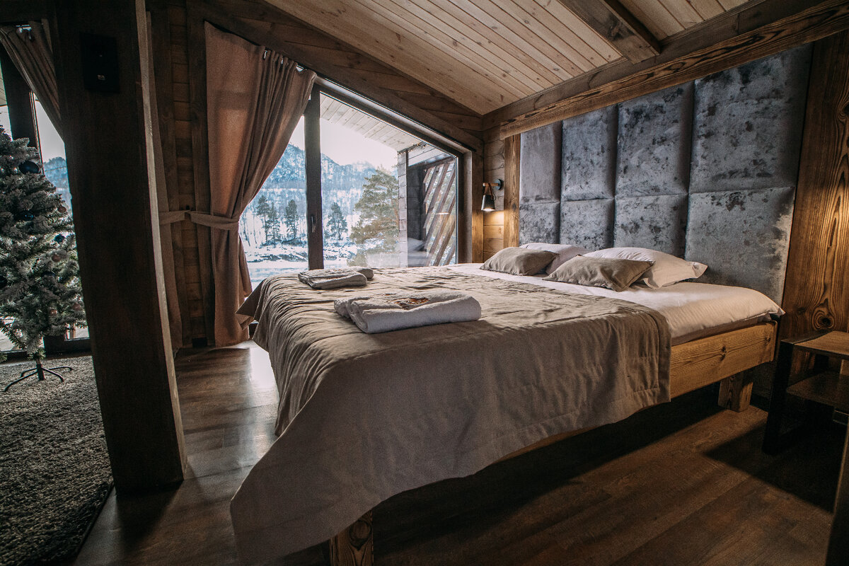 работники вахты. омс вахта. вахта север. вахтовый метод работы. особняк горный алтай.