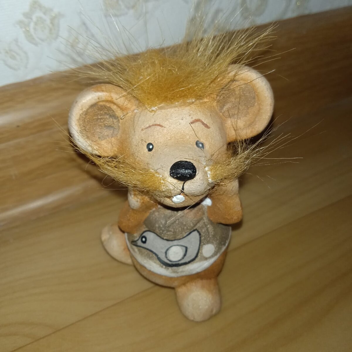 Глиняная фигурка, Мышонок "Арнольд". Фото моё.