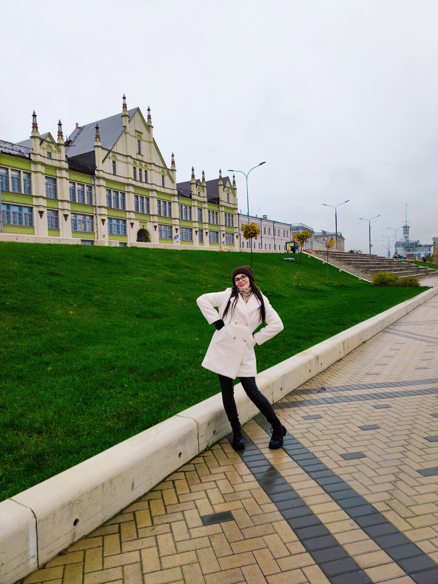 митрополичьи палаты (ярославль). волжская набережная ярославль и которосльная набережная. ярославль набережная май. волжская набережная 1 ярославль. волжская набережная 11.