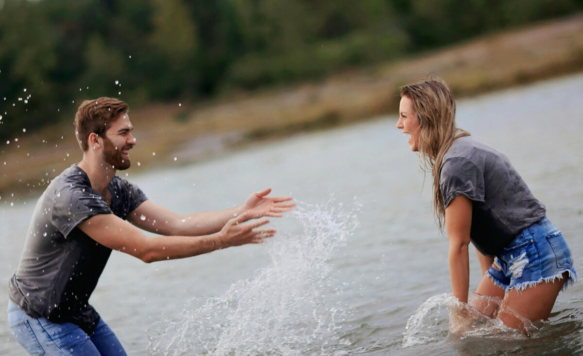 Парень без ума. Отношения между мужчиной и женщиной. Я без ума от него. Парень без ума. Фразы мужчине которые сведут его с ума.