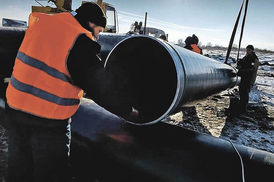 оборудование магистральных трубопроводов. реконструкция магистрального нефтепровода. прокладка магистральных трубопроводов. реконструкция газопровода. ремонт труб.