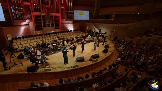 музыкальный фон. детское творчество картинки. детский музыкальный фестиваль. музыкальные фестивали в екатеринбурге с детьми. музыкальное творчество детей.