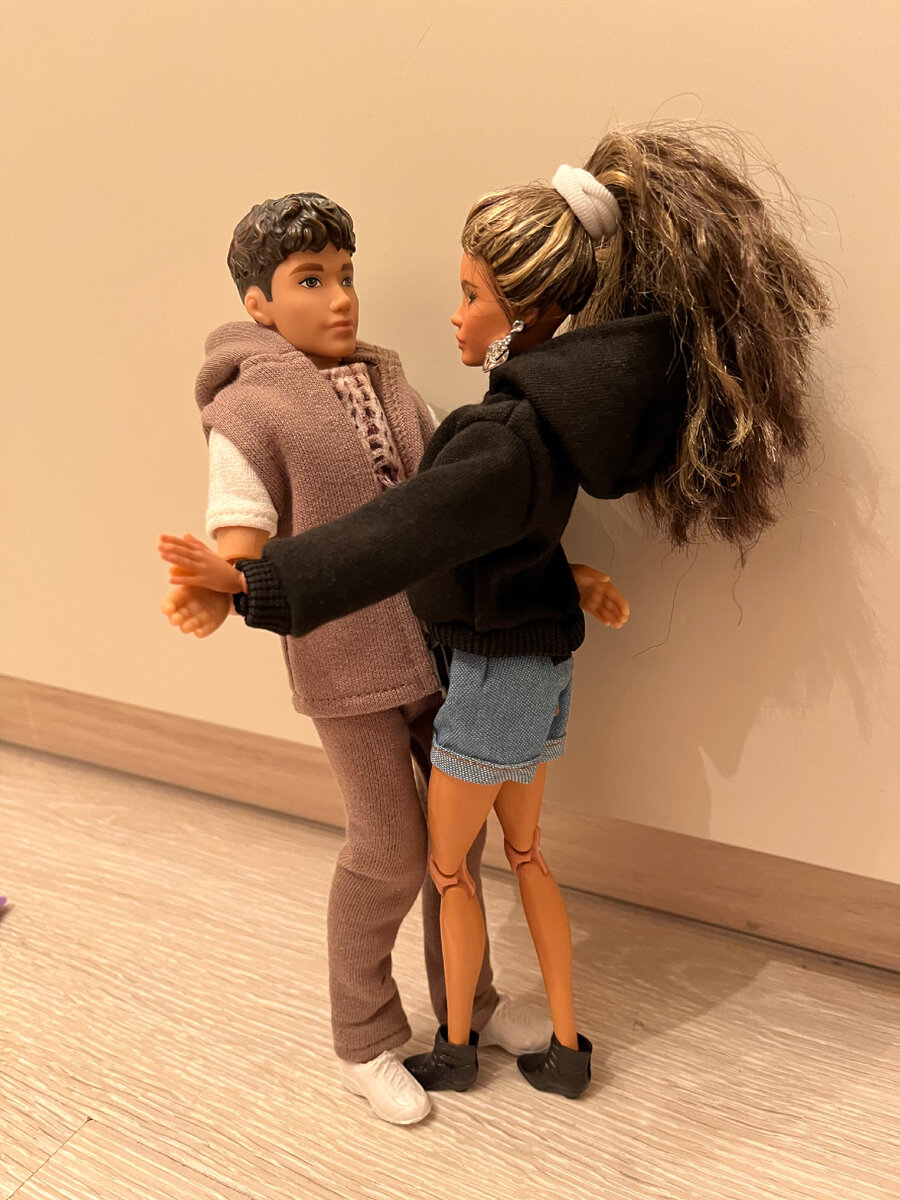 Ночное окно в живописи. Цветы на окне. Скотт прайор (scott prior). Комната в окне с улицы. Окно вечер.