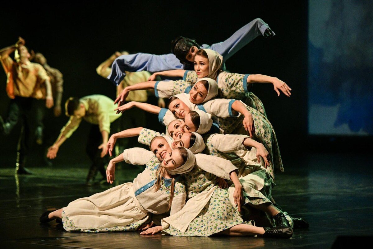 Летние сезоны театр оперы и балета йошкар ола. Балет фрида. Балет хор. Ютубмашиха-ансамбль-польша. Кармина бурана оперный театр.