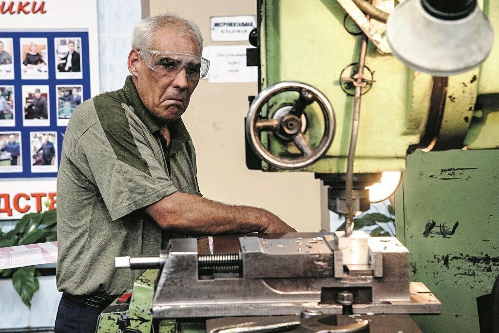 индексация пенсии рпботающтмпенсионерам. индексация пенсий работающим пенсионерам в 2021 году. таблица индексации пенсионерам. пенсии проиндексируют. индексация социальных пенсий в 2022.