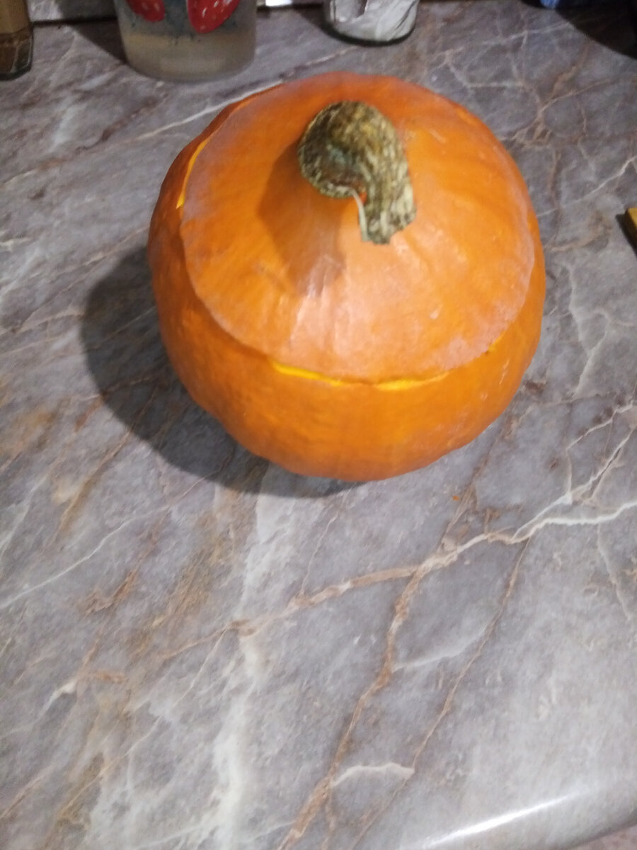 Снится тыква на рынке. Тыква гигантская. Видеть во сне тыкву на грядке. Сон тыква много. Pumpkin и gourd разница.