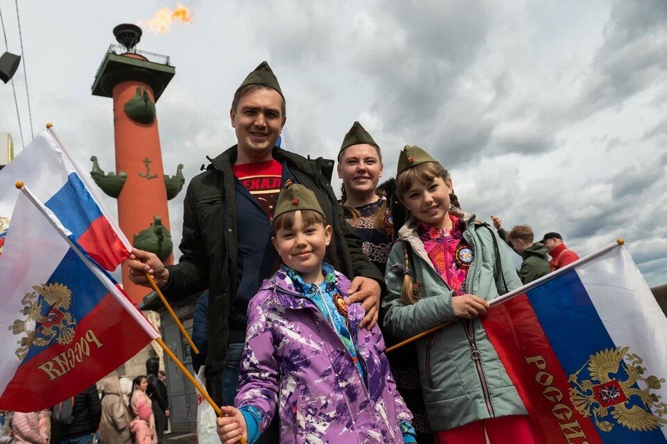 Конкурс сонко картинки. Социальная поддержка граждан. Безработица в россии инфографика. Гарденотерапия для пожилых людей. Социальная помощь малообеспеченным.