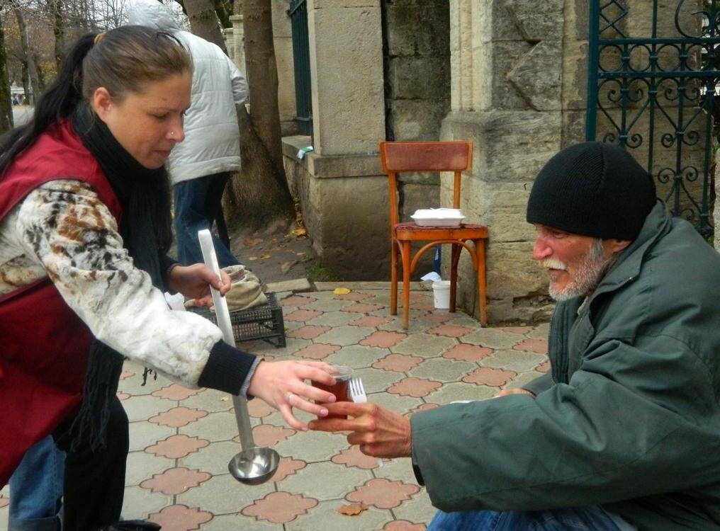 Помощь христианам. Добрые поступки. Доброта сочувствие Милосердие. Милосердие к людям. Добрые дела Православие.